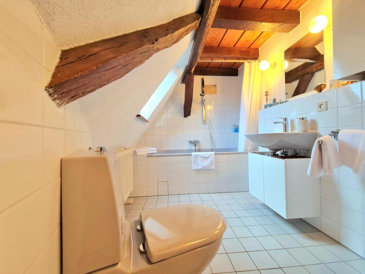 Avahome: Haus Fuer 16, Wlan, Parkplaetze, Netflix, Nespresso カンデル 部屋 写真