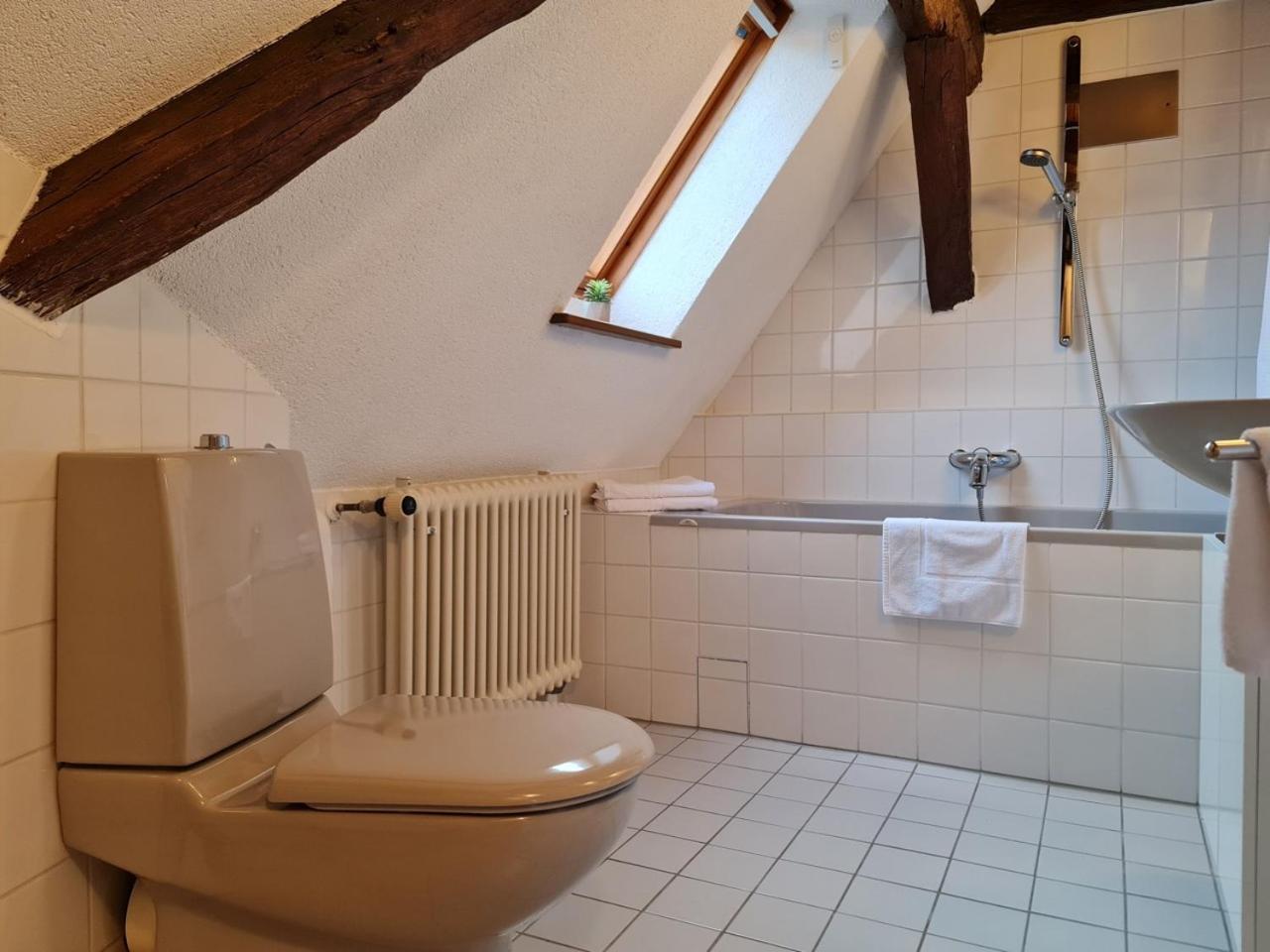 Avahome: Haus Fuer 16, Wlan, Parkplaetze, Netflix, Nespresso カンデル 部屋 写真